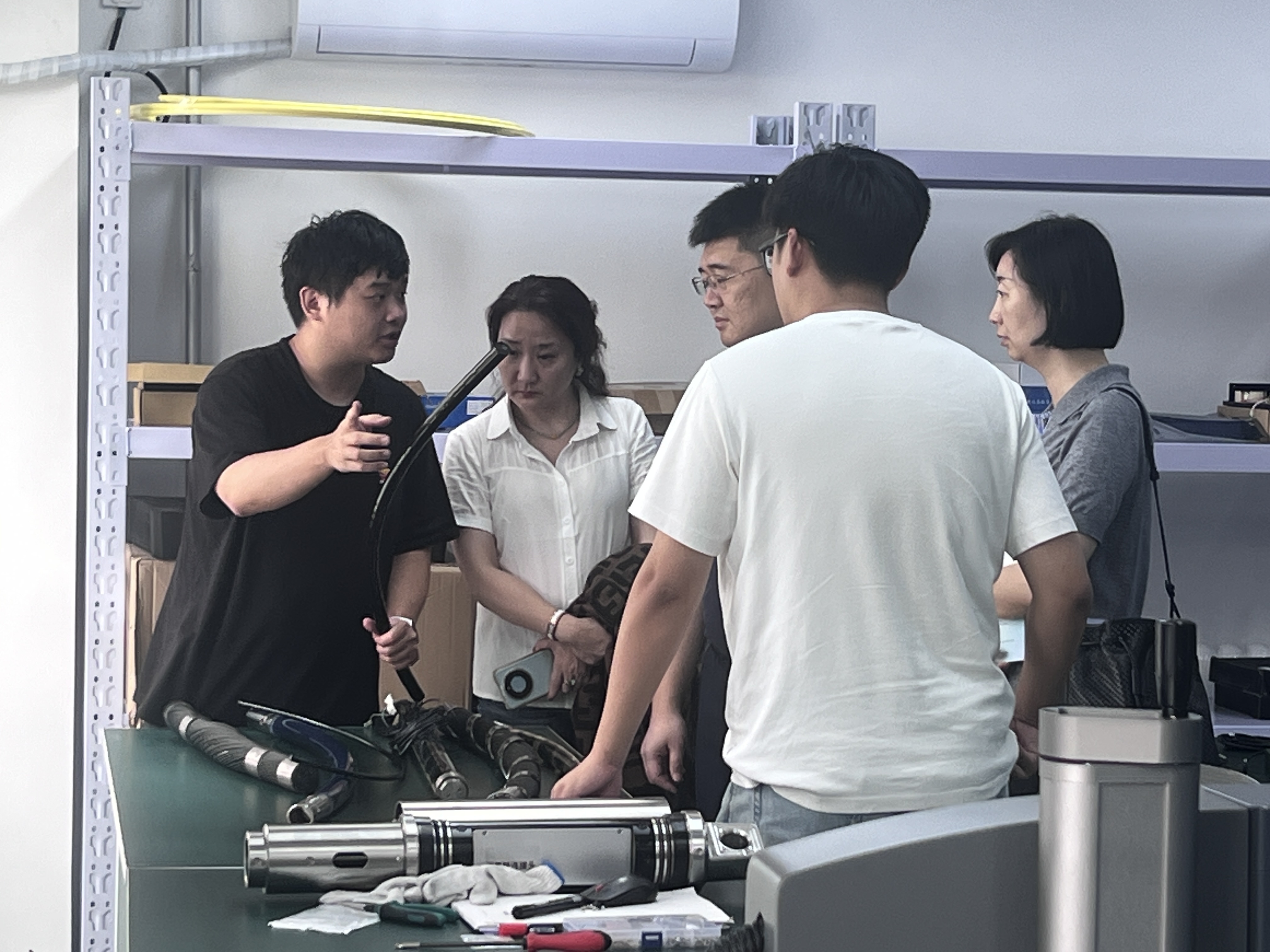 無錫政企團探訪哈船光科 光纖傳感成果迎來合作新機遇